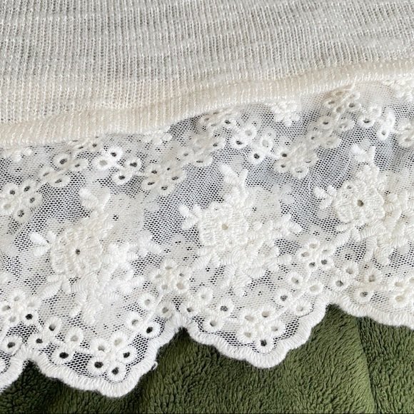 H&M Divided Light Knit Cream with Lace Trim Sweater Womens Size Small - Picture 5 of 7